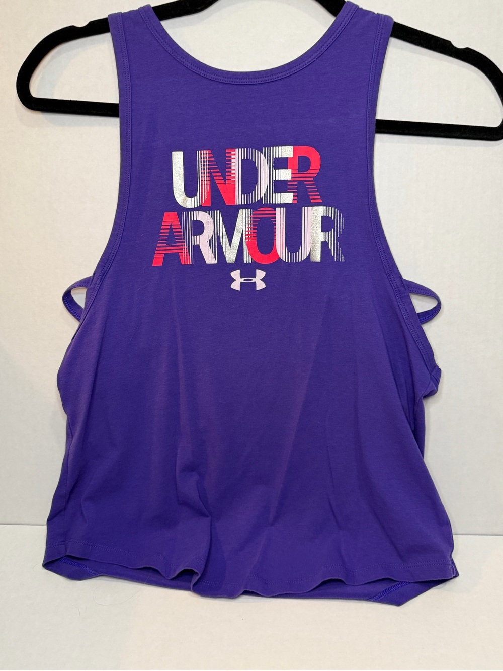 Under Armour top